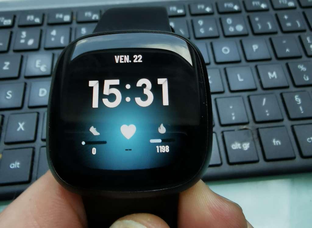 Test de la Fitbit Versa 3, une montre connectée, spécialiste du bien-être Test de la Fitbit Versa 3, une montre connectée, spécialiste du bien-être