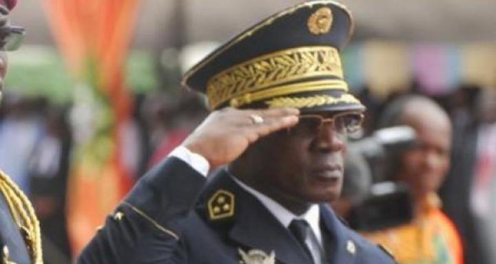 Affaire des 49 soldats détenus au Mali, le Général Michel Gueu invite ses compatriotes «à faire preuve de prudence, de retenue et de sagesse et à privilégier la négociation et la média Affaire des 49 soldats détenus au Mali, le Général Michel Gueu invite ses compatriotes «à faire preuve de prudence, de retenue et de sagesse et à privilégier la négociation et la média
