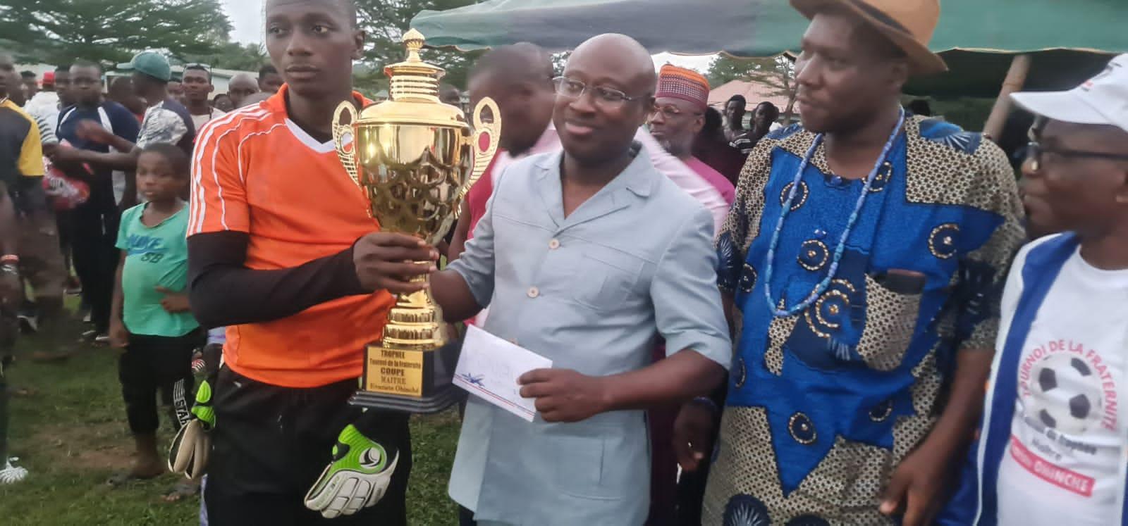 Alépé/N’Grakon remporte la 2e édition du tournoi de la fraternité doté du trophée Maître Évariste Ohinché Alépé/N’Grakon remporte la 2e édition du tournoi de la fraternité doté du trophée Maître Évariste Ohinché