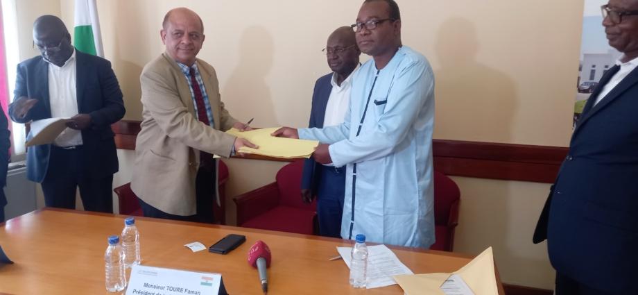 Signature d’une convention pour la création d’usines de transformation de produits vivriers à Toumodi et dans le Moronou Signature d’une convention pour la création d’usines de transformation de produits vivriers à Toumodi et dans le Moronou