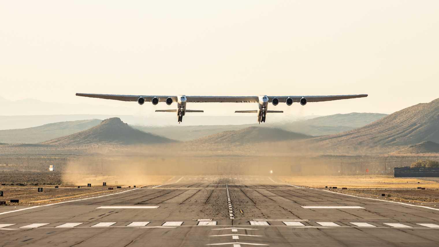 Le plus grand avion du monde n’a jamais volé aussi haut