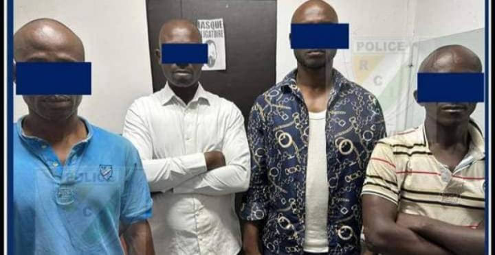 Yopougon, un ex-élève policier et ses amis se font passer pour des agents de la police et emportent la somme de 27 millions à un opérateur économique Yopougon, un ex-élève policier et ses amis se font passer pour des agents de la police et emportent la somme de 27 millions à un opérateur économique