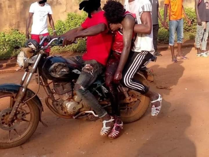 Kokumbo, le bilan de l'affrontement entre orpailleurs armés et les forces de l'ordre s'alourdit à 5 morts Kokumbo, le bilan de l'affrontement entre orpailleurs armés et les forces de l'ordre s'alourdit à 5 morts