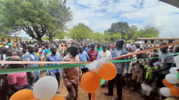 Bouaké, l'EPP Yapo Kouakoukro dotée d'un bâtiment flambant neuf de trois classes avec bureau de directeur Bouaké, l'EPP Yapo Kouakoukro dotée d'un bâtiment flambant neuf de trois classes avec bureau de directeur