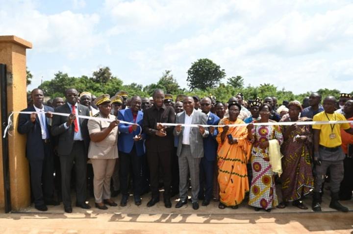 Béoumi, inauguration du Collège moderne d'Ando-Kékrénou, Sidi Touré annonce que plusieurs militants du FPI du village de Zèdè ont viré au RHDP Béoumi, inauguration du Collège moderne d'Ando-Kékrénou, Sidi Touré annonce que plusieurs militants du FPI du village de Zèdè ont viré au RHDP