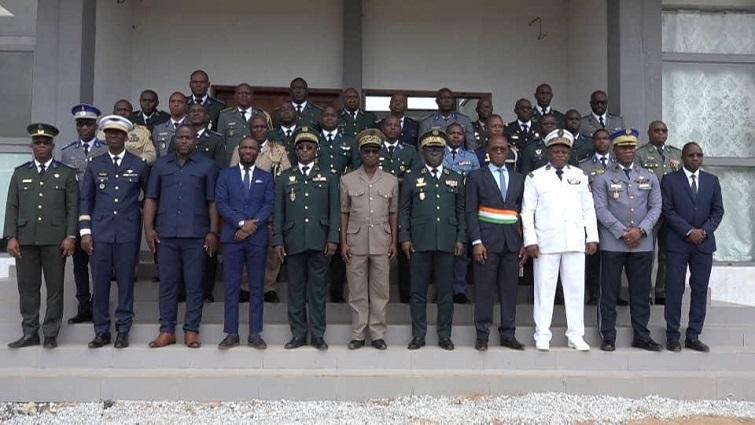 24 officiers des armées africaines en formation à l’école de guerre de Zambakro 24 officiers des armées africaines en formation à l’école de guerre de Zambakro