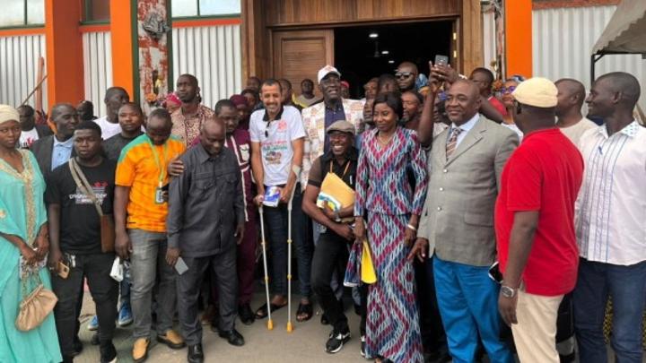 Fermeture des espaces marchands sur l'étendue du territoire national, la FENACCI annonce la suspension de son mouvement après une rencontre avec le Premier ministre Fermeture des espaces marchands sur l'étendue du territoire national, la FENACCI annonce la suspension de son mouvement après une rencontre avec le Premier ministre