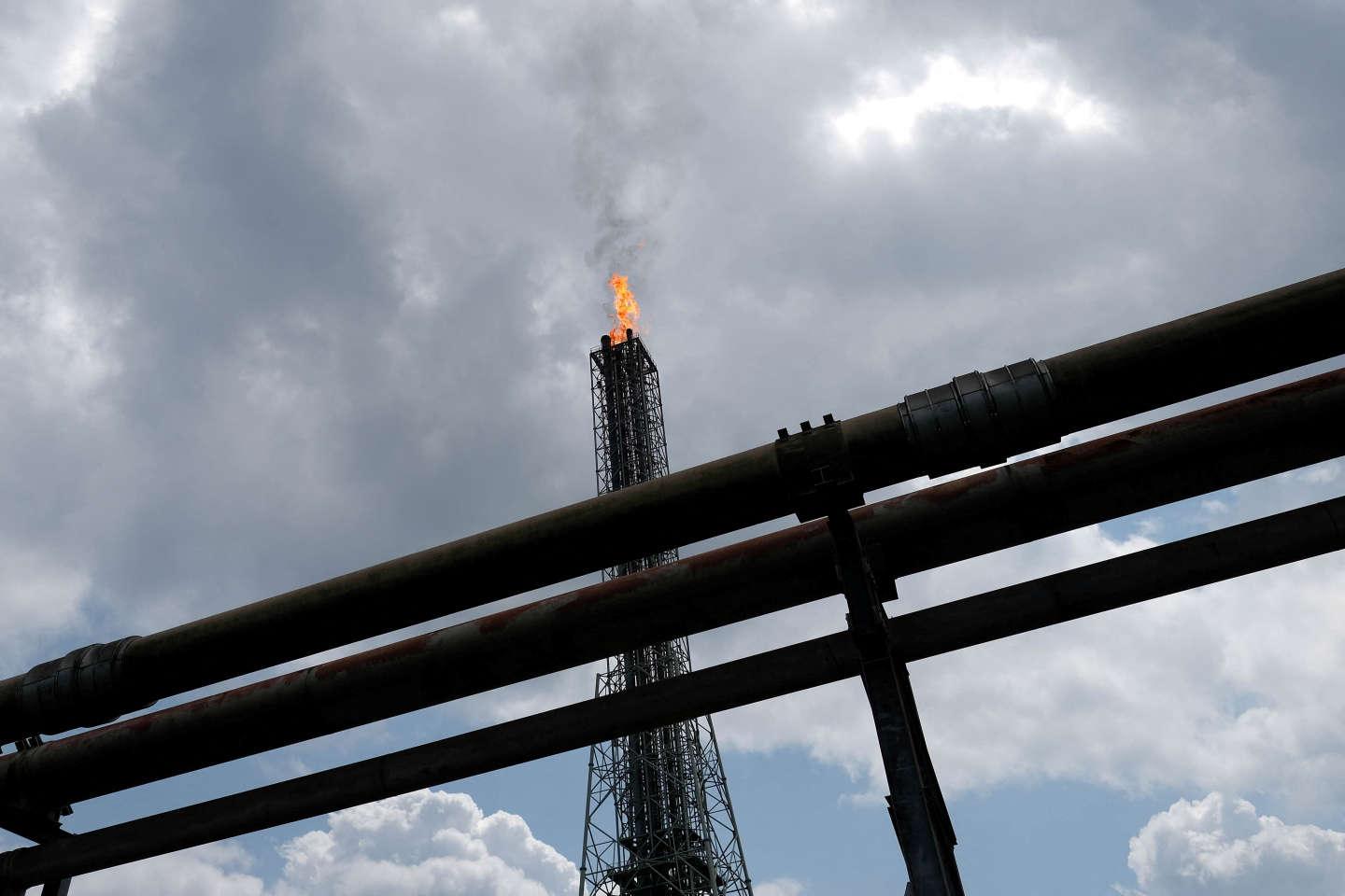 En Afrique, l’exploitation des énergies fossiles reste massivement destinée aux besoins de l’Occident En Afrique, l’exploitation des énergies fossiles reste massivement destinée aux besoins de l’Occident