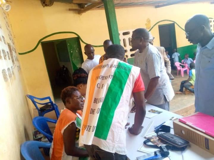 Révision de la liste électorale, l'Honorable Kra Paul met les secrétaires généraux du PDCI de Ouéllé en mission Révision de la liste électorale, l'Honorable Kra Paul met les secrétaires généraux du PDCI de Ouéllé en mission