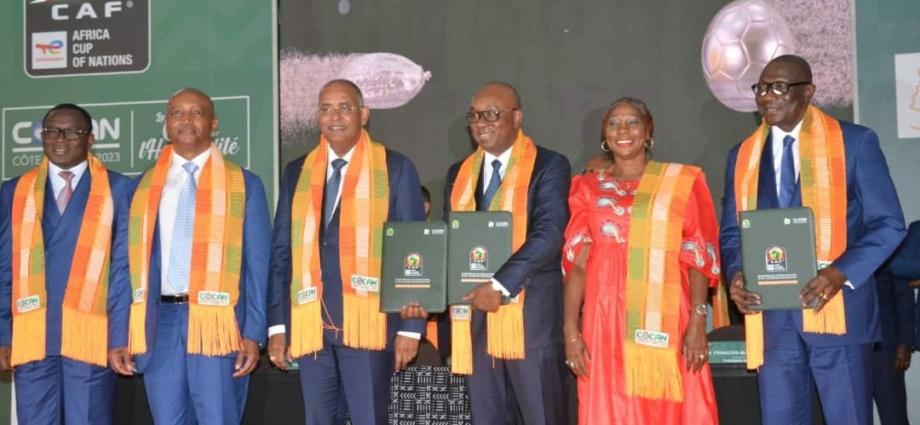 CAN 2023 : La CAF signe deux accords avec les parties prenantes ivoiriennes sur l’organisation de l’évènement CAN 2023 : La CAF signe deux accords avec les parties prenantes ivoiriennes sur l’organisation de l’évènement