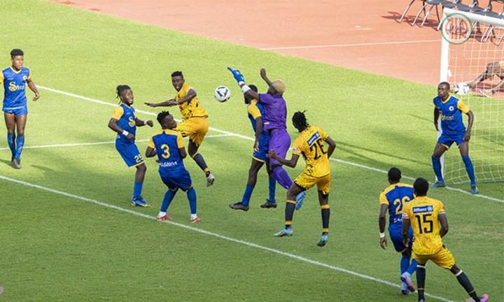 Tour de cadrage Coupe CAF : L’ASEC remporte l’acte 1 du derby ivoirien (2-0) Tour de cadrage Coupe CAF : L’ASEC remporte l’acte 1 du derby ivoirien (2-0)