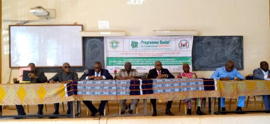 Le ministre Amadou Coulibaly lance le projet de financement des micros et petites entreprises dans le Poro Le ministre Amadou Coulibaly lance le projet de financement des micros et petites entreprises dans le Poro