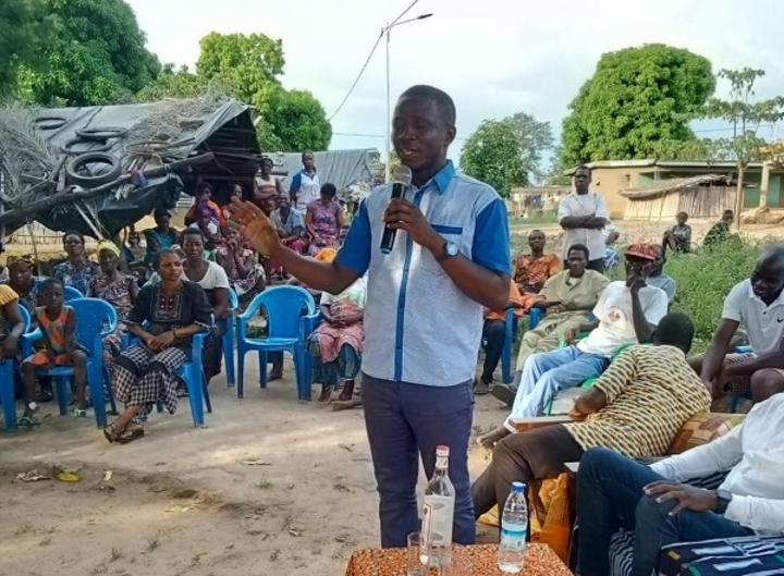 Un Fils de Béoumi mobilise les populations pour qu'elles s'inscrivent massivement sur la liste électorale Un Fils de Béoumi mobilise les populations pour qu'elles s'inscrivent massivement sur la liste électorale