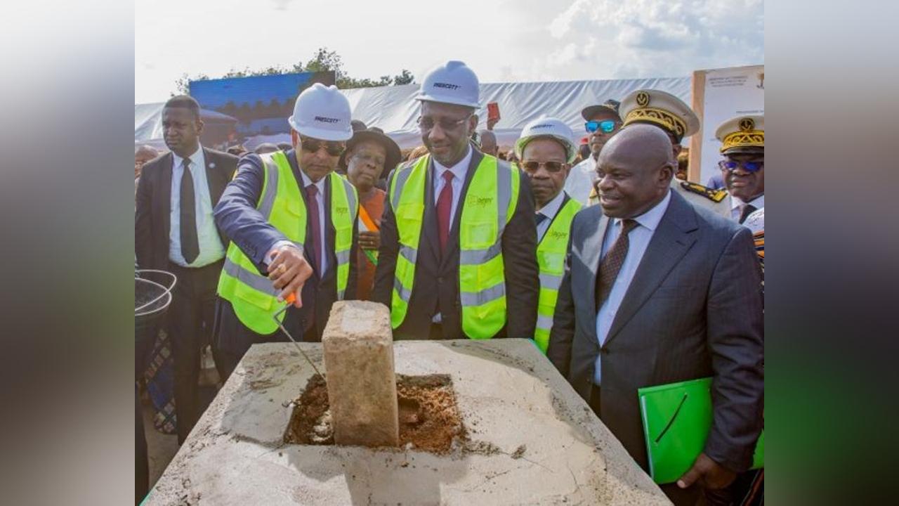 Depuis Yakassé-Attobrou, Patrick Achi lance les travaux de construction de 40 marchés de proximité d'un coût de 6,2 milliards Depuis Yakassé-Attobrou, Patrick Achi lance les travaux de construction de 40 marchés de proximité d'un coût de 6,2 milliards