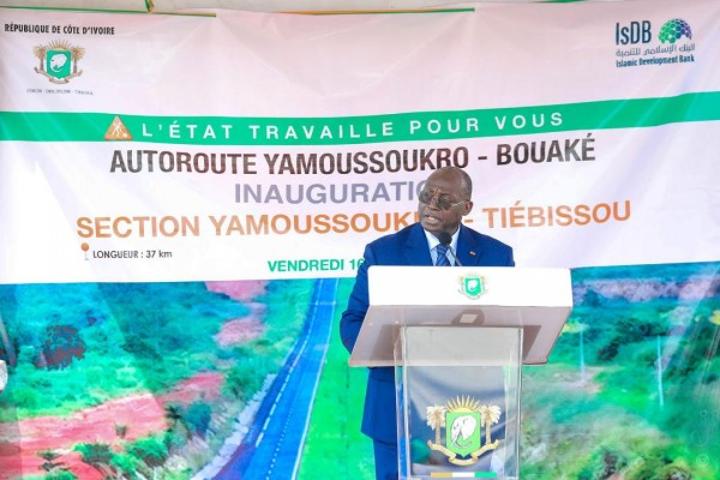 Inauguration de la section Yamoussoukro-Tiébissou de l'autoroute du nord longue de 37 Km pour 82,7 milliards par le VPR Tiémoko Koné Inauguration de la section Yamoussoukro-Tiébissou de l'autoroute du nord longue de 37 Km pour 82,7 milliards par le VPR Tiémoko Koné