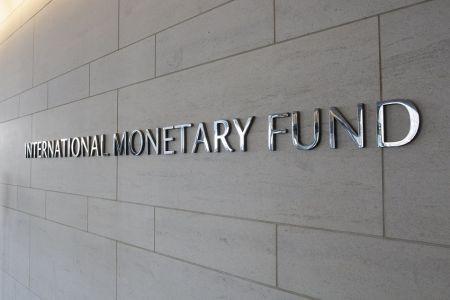 Le FMI invite les producteurs africains de pétrole à créer des réserves budgétaires pour se prémunir des aléas du marché Le FMI invite les producteurs africains de pétrole à créer des réserves budgétaires pour se prémunir des aléas du marché