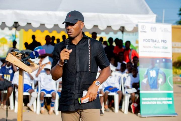 Emigration mal préparée des jeunes footballeurs, Drogba, l'OIT et la FIFPRO, sensibilisent à l'intérieur du pays Emigration mal préparée des jeunes footballeurs, Drogba, l'OIT et la FIFPRO, sensibilisent à l'intérieur du pays