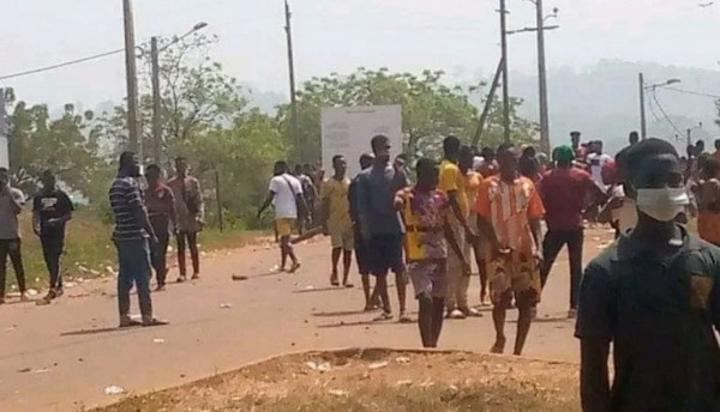 Le manque d'eau crée la colère des habitants de Kossou, une manifestation organisée