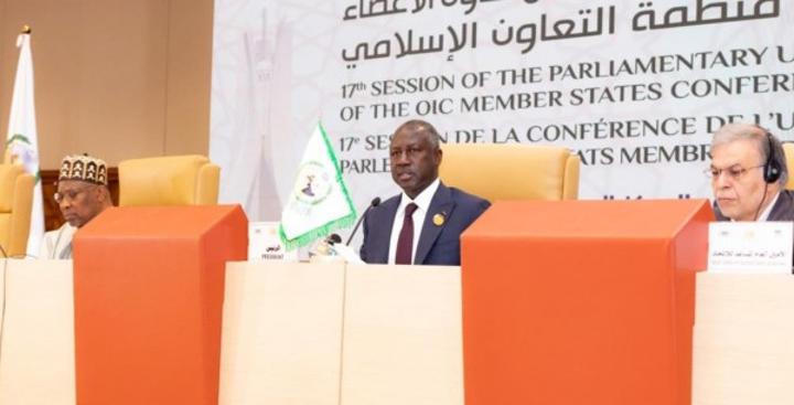 Depuis Alger, Adama Bictogo fait des propositions au monde musulman pour la lutte contre les crises sécuritaires et socioéconomiques Depuis Alger, Adama Bictogo fait des propositions au monde musulman pour la lutte contre les crises sécuritaires et socioéconomiques