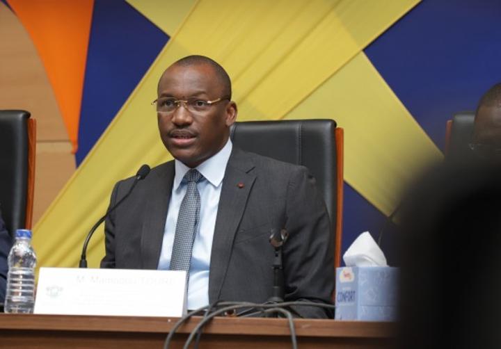Le ministre Mamadou Touré et certains de ses collègues rencontrent la jeunesse des partis politiques Le ministre Mamadou Touré et certains de ses collègues rencontrent la jeunesse des partis politiques