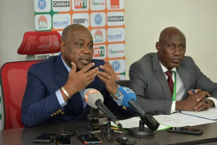 Phase retour de la Ligue 1, plusieurs innovations annoncées avec à la clé le challenge du meilleur jouer du mois qui empochera une prime de 800.000 FCFA Phase retour de la Ligue 1, plusieurs innovations annoncées avec à la clé le challenge du meilleur jouer du mois qui empochera une prime de 800.000 FCFA