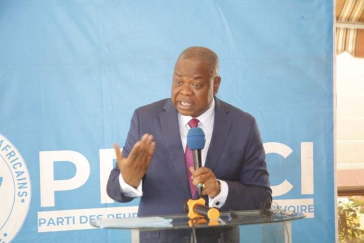 Ouverture des frontières terrestres, le Parti de Gbagbo exige du Gouvernement, des explications des plus de 02 ans de fermetures Ouverture des frontières terrestres, le Parti de Gbagbo exige du Gouvernement, des explications des plus de 02 ans de fermetures