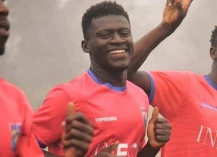 Drame à la Ligue 1, le joueur du RCA s'effondre en plein match et décède, la lenteur pour une évacuation dénoncée Drame à la Ligue 1, le joueur du RCA s'effondre en plein match et décède, la lenteur pour une évacuation dénoncée
