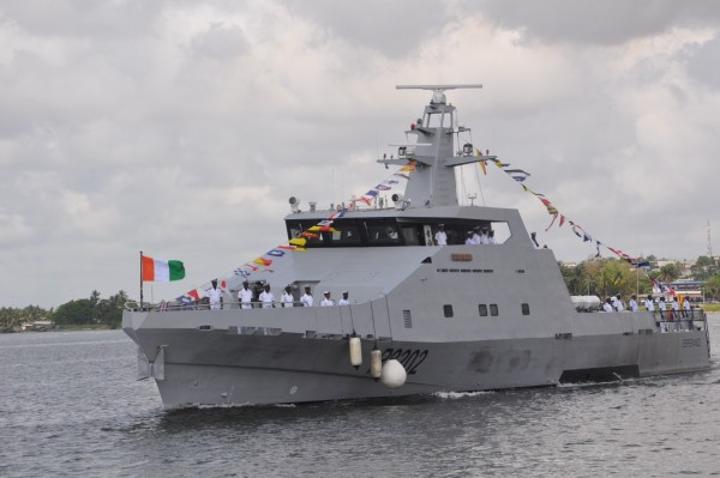 La Marine Nationale dotée d'un 6è patrouilleur pour se préparer à la défense de la zone maritime qui couvre 220.000 Km2 avec un littoral de 560 Km La Marine Nationale dotée d'un 6è patrouilleur pour se préparer à la défense de la zone maritime qui couvre 220.000 Km2 avec un littoral de 560 Km