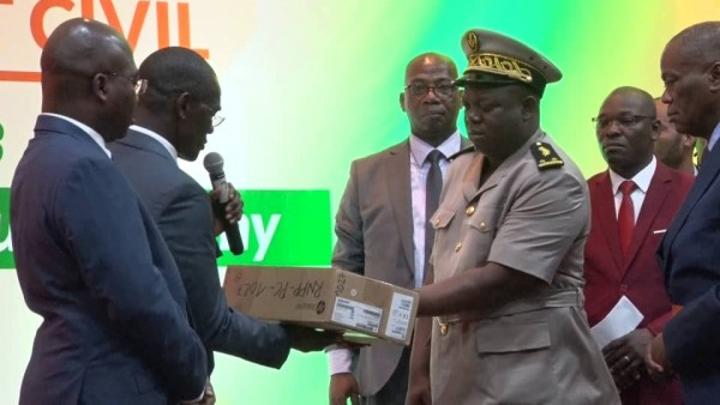 Le déploiement du logiciel de l'état civil lancé depuis Yamoussoukro, au moins 2 millions de personnes ne sont pas déclarées dans les délais Le déploiement du logiciel de l'état civil lancé depuis Yamoussoukro, au moins 2 millions de personnes ne sont pas déclarées dans les délais