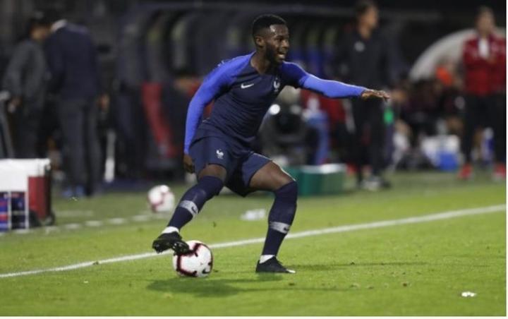 CAN 2023, Jean-Louis Gasset fait appel à 23 joueurs pour la double confrontation contre les Comores, retour de Sébastien Haller et l'arrivée de l'espoir français Bamba Jonathan CAN 2023, Jean-Louis Gasset fait appel à 23 joueurs pour la double confrontation contre les Comores, retour de Sébastien Haller et l'arrivée de l'espoir français Bamba Jonathan