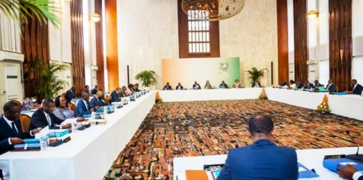 Non-paiement de leurs fonds COVID-19, des jeunes entrepreneurs appellent Ouattara au secours et menacent d'organiser des sit-in au ministère du Commerce Non-paiement de leurs fonds COVID-19, des jeunes entrepreneurs appellent Ouattara au secours et menacent d'organiser des sit-in au ministère du Commerce