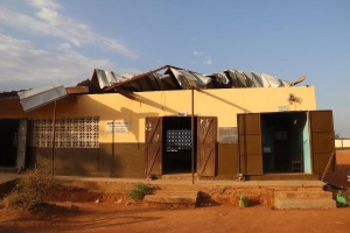 Après la tornade survenue à Bondoukou, plus de 200 familles sinistrées dorment à la belle étoile, le cri de détresse du Maire au Gouvernement Après la tornade survenue à Bondoukou, plus de 200 familles sinistrées dorment à la belle étoile, le cri de détresse du Maire au Gouvernement