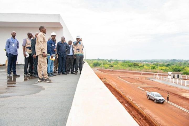 Aéroport de Korhogo, Amadou Koné rassure : « Les travaux de réhabilitation seront achevés avant la CAN prévue en janvier 2024 » Aéroport de Korhogo, Amadou Koné rassure : « Les travaux de réhabilitation seront achevés avant la CAN prévue en janvier 2024 »