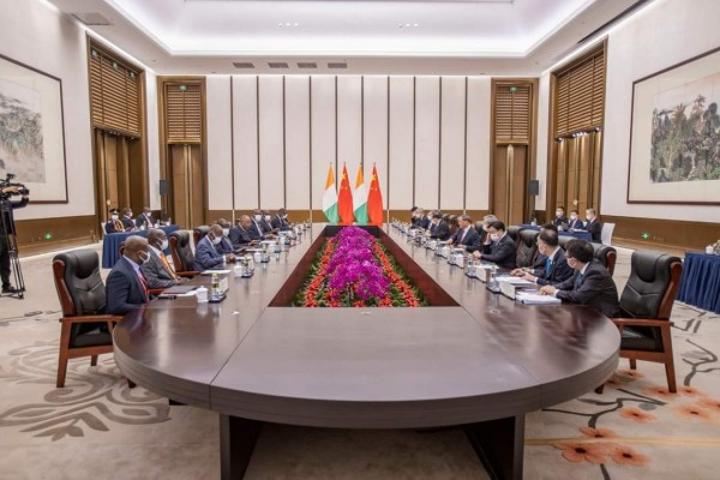 Forum de Boao, Patrick Achi obtient l'engagement de son homologue chinois à apporter un appui à son pays pour l'organisation de la CAN 2023 Forum de Boao, Patrick Achi obtient l'engagement de son homologue chinois à apporter un appui à son pays pour l'organisation de la CAN 2023