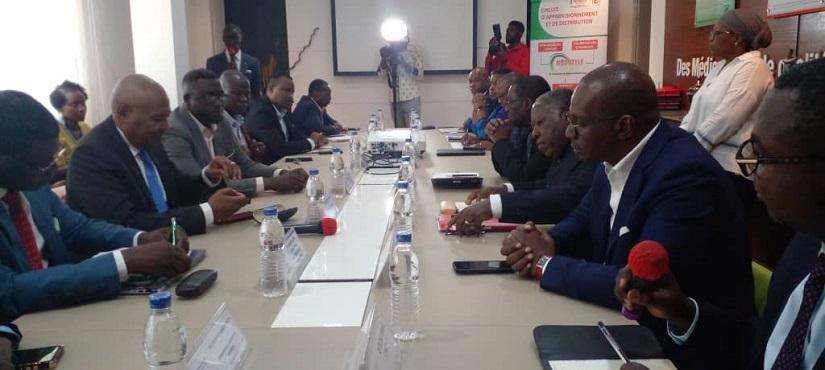 Une délégation de la Guinée-Bissau s’enquiert du mécanisme de fonctionnement de la Nouvelle pharmacie de la santé publique Une délégation de la Guinée-Bissau s’enquiert du mécanisme de fonctionnement de la Nouvelle pharmacie de la santé publique