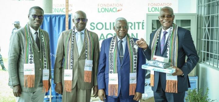 Yamoussoukro, la Fondation LONACI offre un centre de santé et du matériel médical d'une valeur de 127,459 millions à Koukroubo Yamoussoukro, la Fondation LONACI offre un centre de santé et du matériel médical d'une valeur de 127,459 millions à Koukroubo