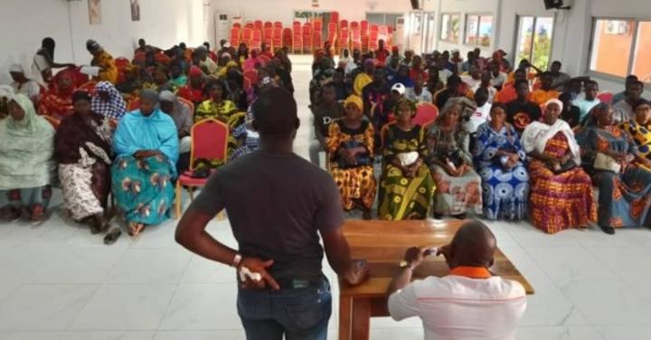 Bouaké, un collectif annonce sa rentrée politique et promet une victoire écrasante au candidat Amadou Koné Bouaké, un collectif annonce sa rentrée politique et promet une victoire écrasante au candidat Amadou Koné