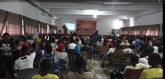 Elections 2023: La jeunesse RHDP de Dimbokro s’engage à soutenir les candidats désignés par leur parti Elections 2023: La jeunesse RHDP de Dimbokro s’engage à soutenir les candidats désignés par leur parti