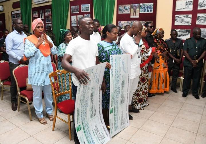 Côte d'Ivoire-Mali : Soldats ivoiriens tombés à Tombouctou, plus de 48 millions versés par ayants droits Côte d'Ivoire-Mali : Soldats ivoiriens tombés à Tombouctou, plus de 48 millions versés par ayants droits