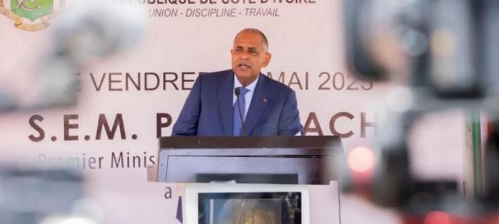 Adzopé, Patrick Achi lance les travaux de construction d'un Centre de Service Civique d'une capacité de 500 pensionnaires dans le village d'Abou Sėkakoi Adzopé, Patrick Achi lance les travaux de construction d'un Centre de Service Civique d'une capacité de 500 pensionnaires dans le village d'Abou Sėkakoi