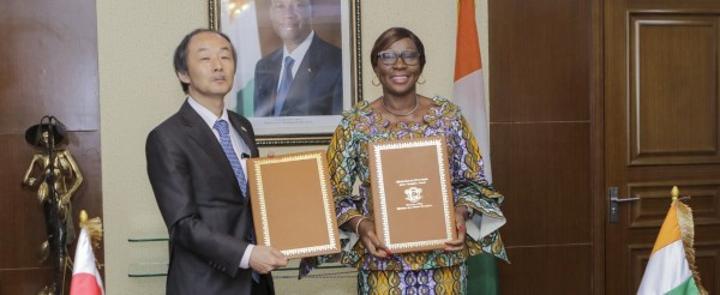 Amélioration de la productivité agricole, le Japon fait don d'environ 3,4 milliards de FCFA pour le renforcement de la compétitivité du riz local Amélioration de la productivité agricole, le Japon fait don d'environ 3,4 milliards de FCFA pour le renforcement de la compétitivité du riz local