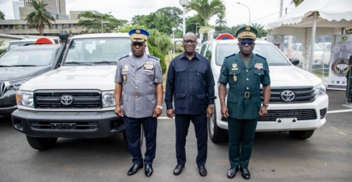 Gendarmerie et FACI, les capacités opérationnelles renforcées avec des véhicules de commandement, de transports troupes, trois citernes à carburant et deux à eau Gendarmerie et FACI, les capacités opérationnelles renforcées avec des véhicules de commandement, de transports troupes, trois citernes à carburant et deux à eau