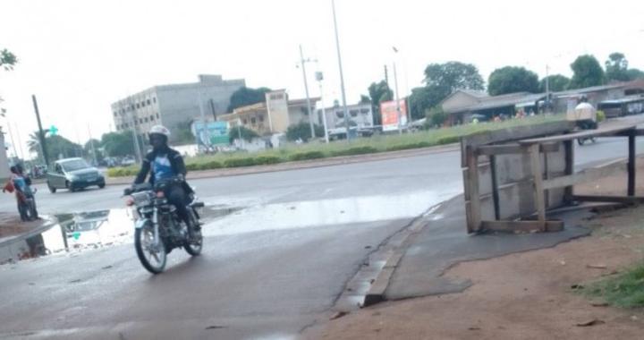 Champions de l'incivisme, des moto-taxis sèment le trouble à Bouaké, pluie de gaz lacrymogènes sur la ville Champions de l'incivisme, des moto-taxis sèment le trouble à Bouaké, pluie de gaz lacrymogènes sur la ville