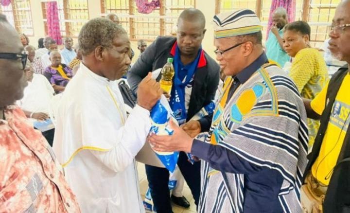 Élections locales, un cadre du PPA-CI lance un appel aux guides religieux et chefs de communauté à pacifier l'environnement électoral Élections locales, un cadre du PPA-CI lance un appel aux guides religieux et chefs de communauté à pacifier l'environnement électoral