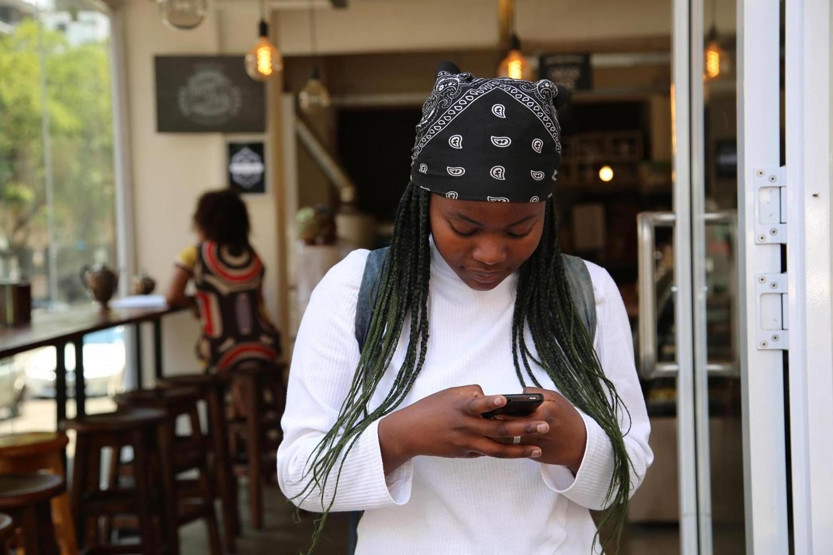 Les femmes, grandes oubliées du mobile money en Afrique ? Les femmes, grandes oubliées du mobile money en Afrique ?