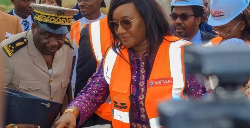 L’épouse du Premier ministre Burkinabè contribue à la construction d’un orphelinat dédié aux orphelins en Côte d’Ivoire L’épouse du Premier ministre Burkinabè contribue à la construction d’un orphelinat dédié aux orphelins en Côte d’Ivoire