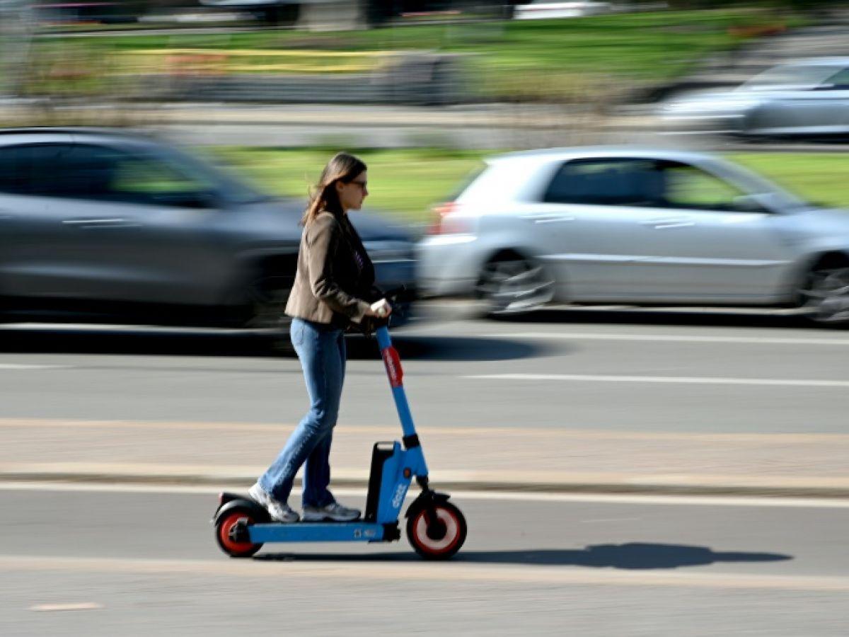 Accidents de trottinette : les blessures sont aussi graves qu'à moto, révèle une étude Accidents de trottinette : les blessures sont aussi graves qu'à moto, révèle une étude