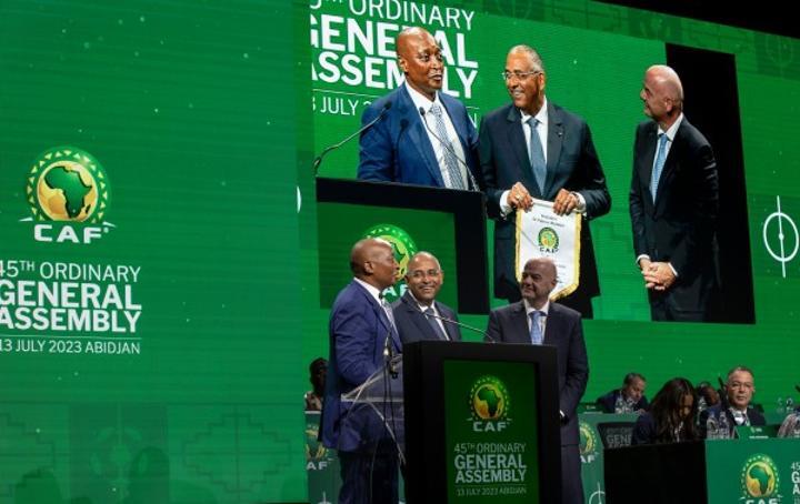 Patrick Achi a ouvert la 45ème AGO de la CAF à Abidjan, le tirage au sort de la Coupe du Monde 2026 en ligne de mire, les éléphants attendent leurs adversaires Patrick Achi a ouvert la 45ème AGO de la CAF à Abidjan, le tirage au sort de la Coupe du Monde 2026 en ligne de mire, les éléphants attendent leurs adversaires