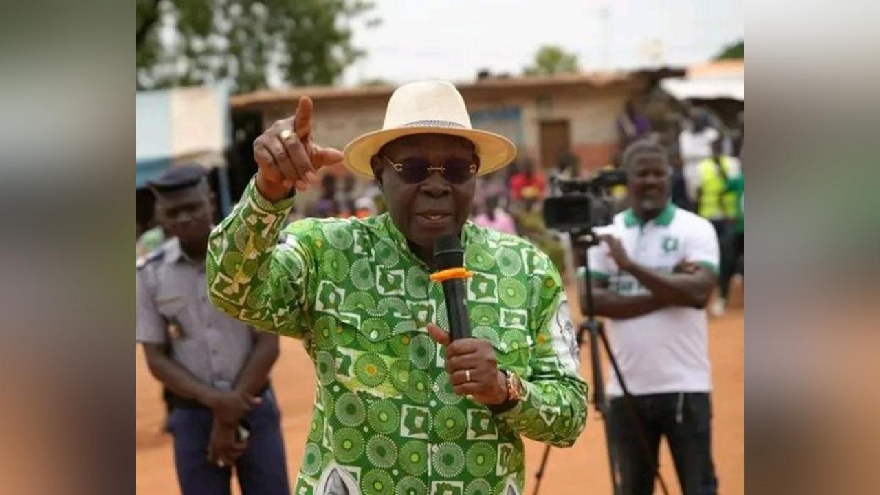 Béoumi, des envoyés de Bédié au peuple Kôdè, « les gens du RHDP vous donnent l'argent du pays, prenez et bouffez, après votez pour le PDCI...» Béoumi, des envoyés de Bédié au peuple Kôdè, « les gens du RHDP vous donnent l'argent du pays, prenez et bouffez, après votez pour le PDCI...»