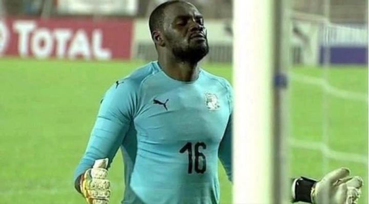 Après la fin de sa suspension et pour espérer jouer la CAN, Sylvain Gbohouo s'engage avec le Stade d'Abidjan